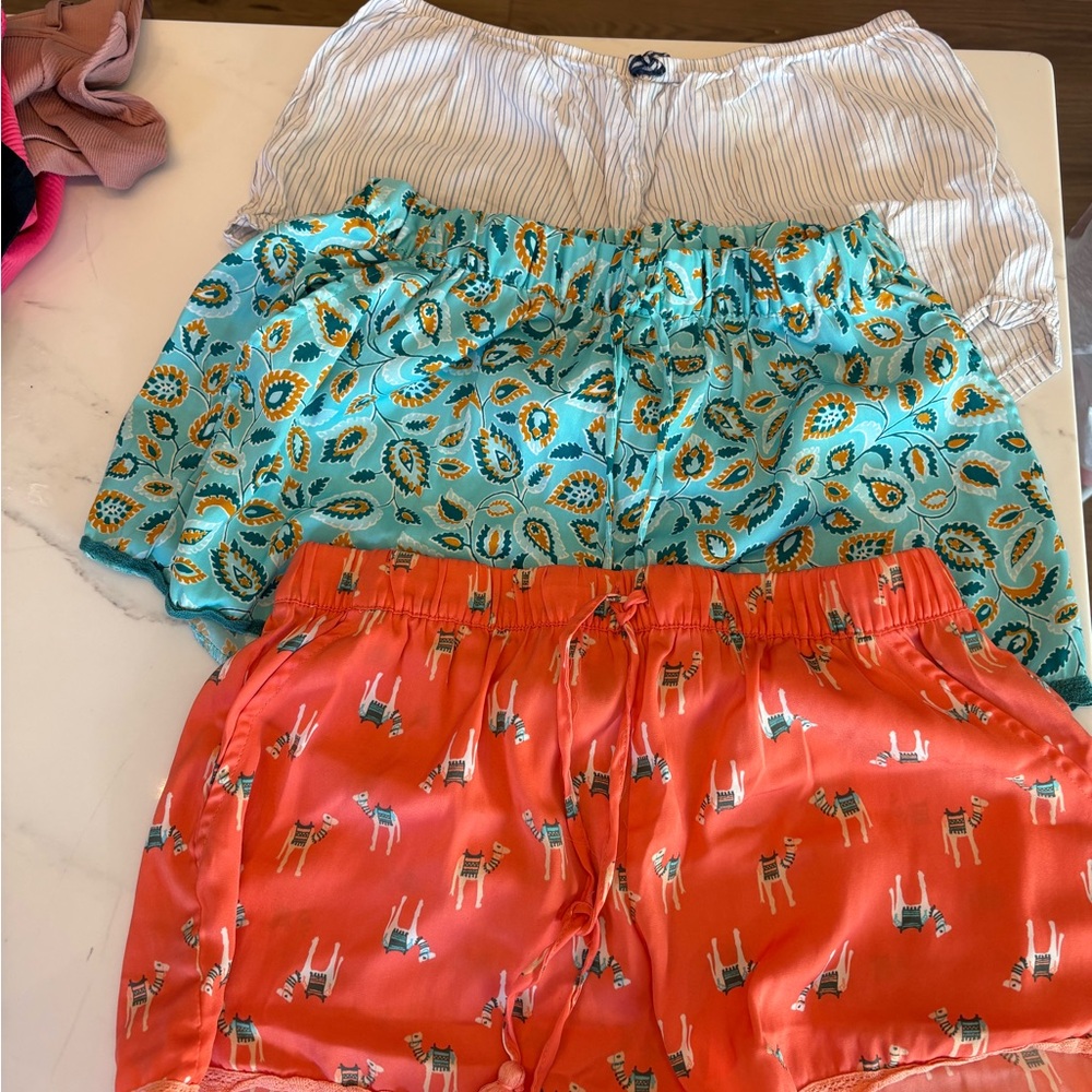 Assorted Women's Pajama Shorts Set - Picture 3 of 5